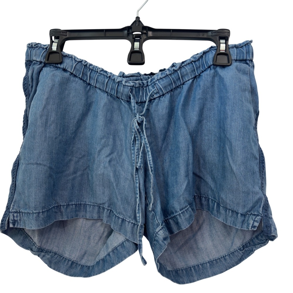 Jessica Simpson Maternity Shorts Blue Chambray Crochet Trim Smocked Waist Size M